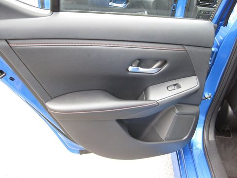 Used 2024 Nissan Sentra SR w/ SR Premium Package FWD image 28