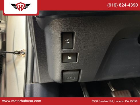 Used 2017 Toyota Prius Prime Advanced w/ Carpet Mat Package FWD image 41