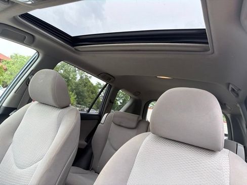 Used 2006 Toyota RAV4 Limited FWD image 16