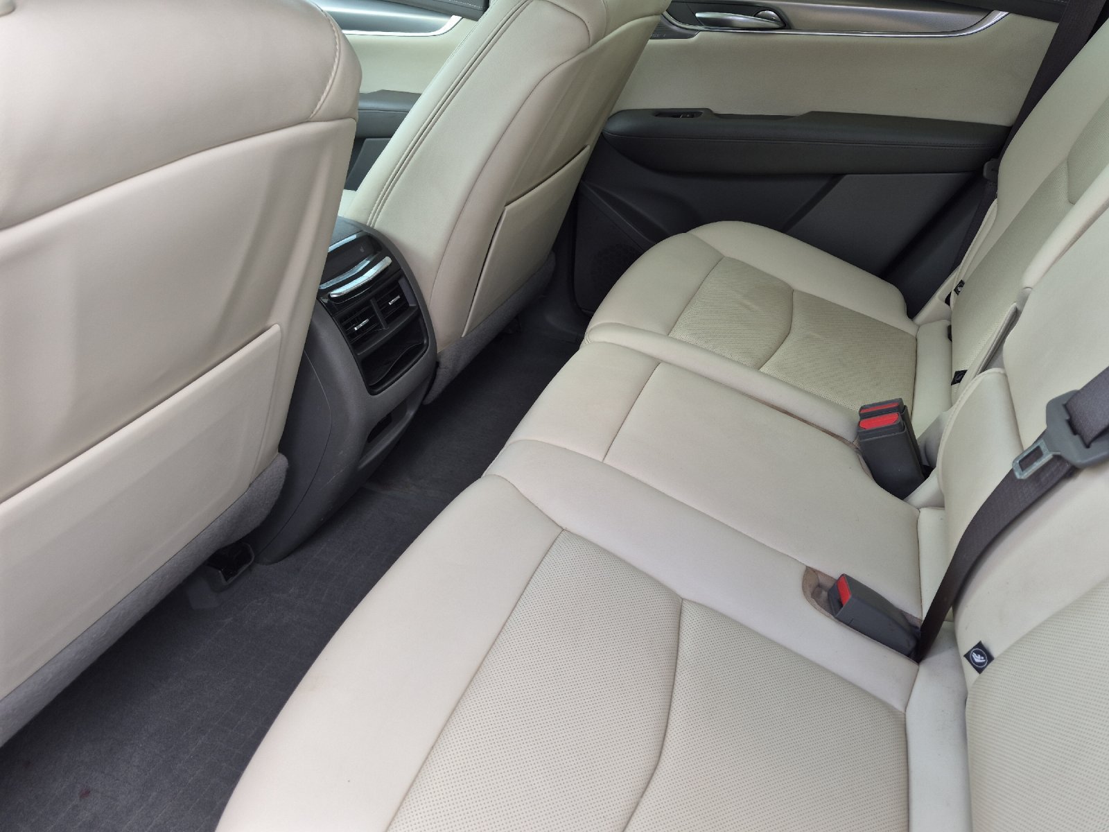 Used 2021 Cadillac XT5 Premium Luxury FWD image 11