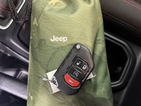 Used 2021 Jeep Wrangler Unlimited Rubicon AWD/4WD image 22
