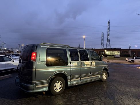 Used 1999 Chevrolet Express 1500 w/ Convenience Pkg image 2