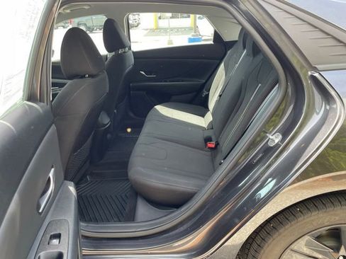 Used 2022 Hyundai Elantra SEL w/ Convenience Package FWD image 26