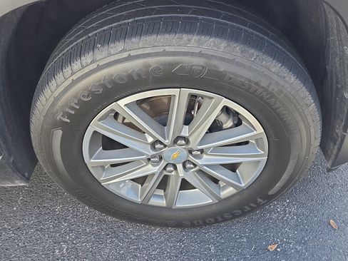 Used 2022 Chevrolet Traverse LT image 8