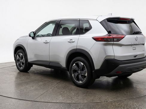 Used 2025 Nissan Rogue SV image 6