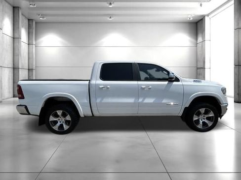 Used 2019 RAM 1500 Laramie AWD/4WD image 9