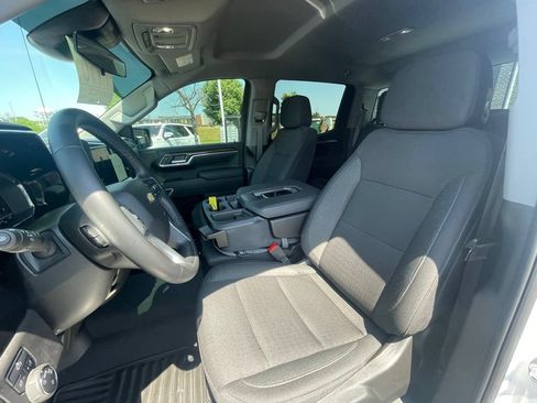 Used 2025 Chevrolet Silverado 1500 LT AWD/4WD image 17