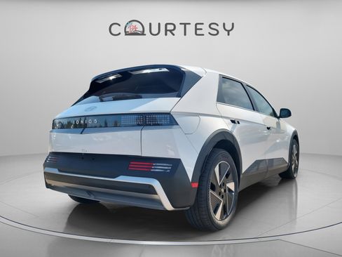 New 2026 Hyundai Ioniq 5 SEL image 3