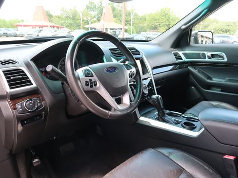 Used 2014 Ford Explorer Limited w/ Equipment Group 302A FWD image 26