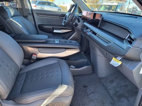 New 2026 Kia EV9 Wind image 13
