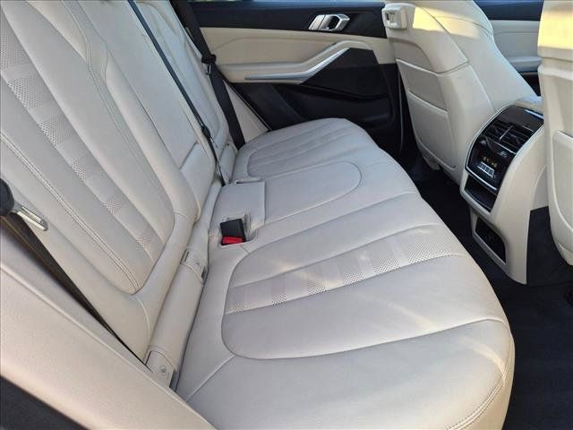 Used 2022 BMW X5 sDrive40i RWD image 18