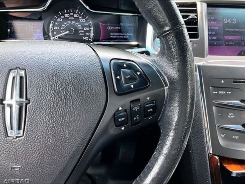 Used 2013 Lincoln MKS AWD image 20