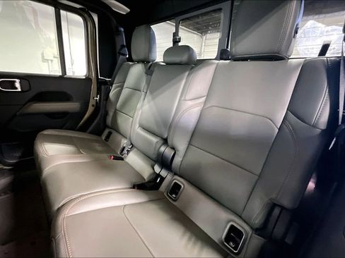 New 2026 Jeep Gladiator Mojave image 18