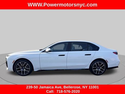 Used 2024 BMW 740i xDrive AWD/4WD image 2
