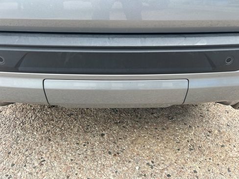 Used 2025 Chevrolet Traverse LT image 18