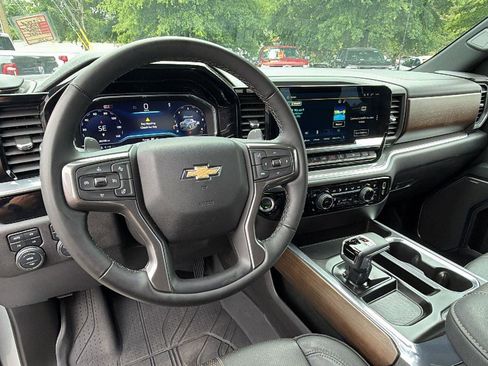 Certified 2024 Chevrolet Silverado 1500 High Country w/ High Country Premium Package AWD/4WD image 15