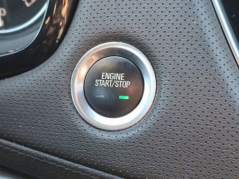 Certified 2022 Cadillac XT5 Premium Luxury image 28