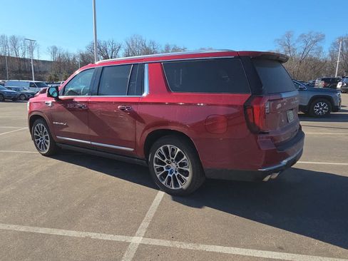 Used 2025 GMC Yukon XL Denali w/ Denali Reserve Package image 4