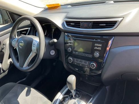 Used 2016 Nissan Rogue S image 10