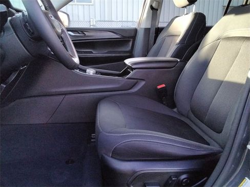 Used 2023 Jeep Grand Cherokee L Laredo w/ Luxury Tech Group I image 9