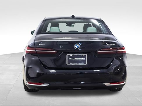 New 2026 BMW 530i xDrive w/ Premium Package image 5