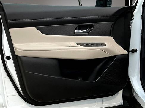 Certified 2025 Nissan Murano SV AWD/4WD image 20