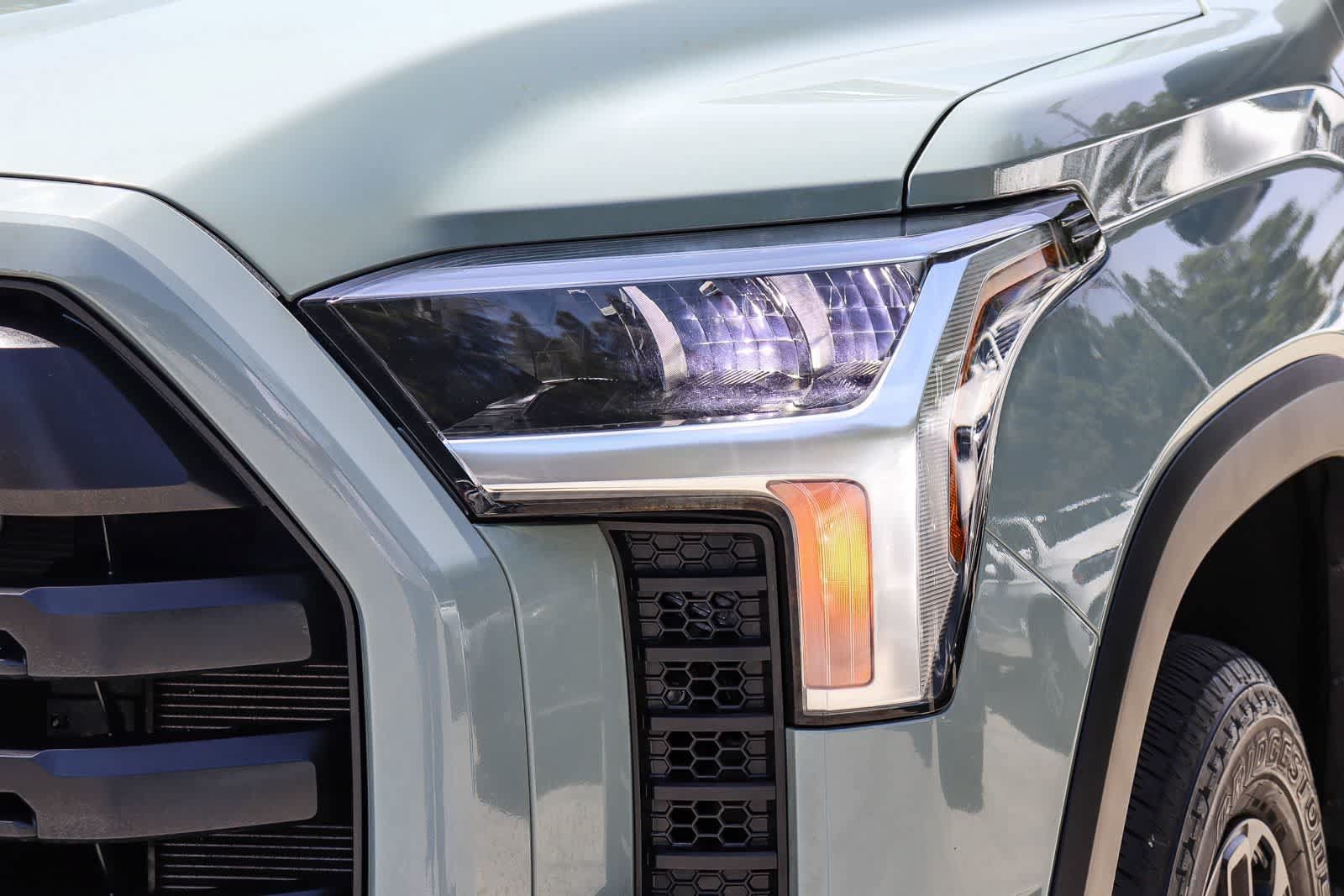 Used 2024 Toyota Tundra Limited AWD/4WD image 7