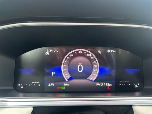 New 2026 Volkswagen Taos SE AWD/4WD image 8