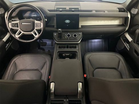 Used 2024 Land Rover Defender 130 S image 22