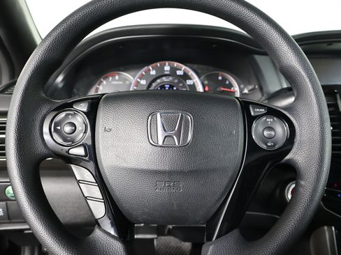 Used 2017 Honda Accord EX image 19