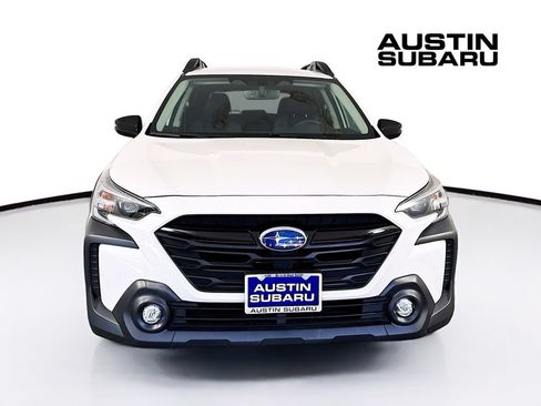 Used 2023 Subaru Outback Onyx Edition w/ Tech Package 2 AWD/4WD image 3