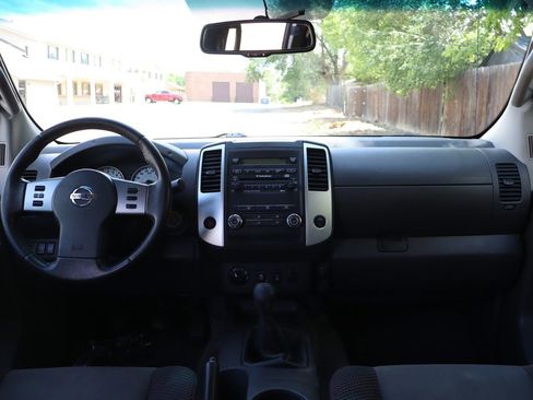 Used 2012 Nissan Frontier PRO-4X AWD/4WD image 16