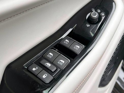 Certified 2022 Jeep Grand Cherokee L Overland AWD/4WD image 18