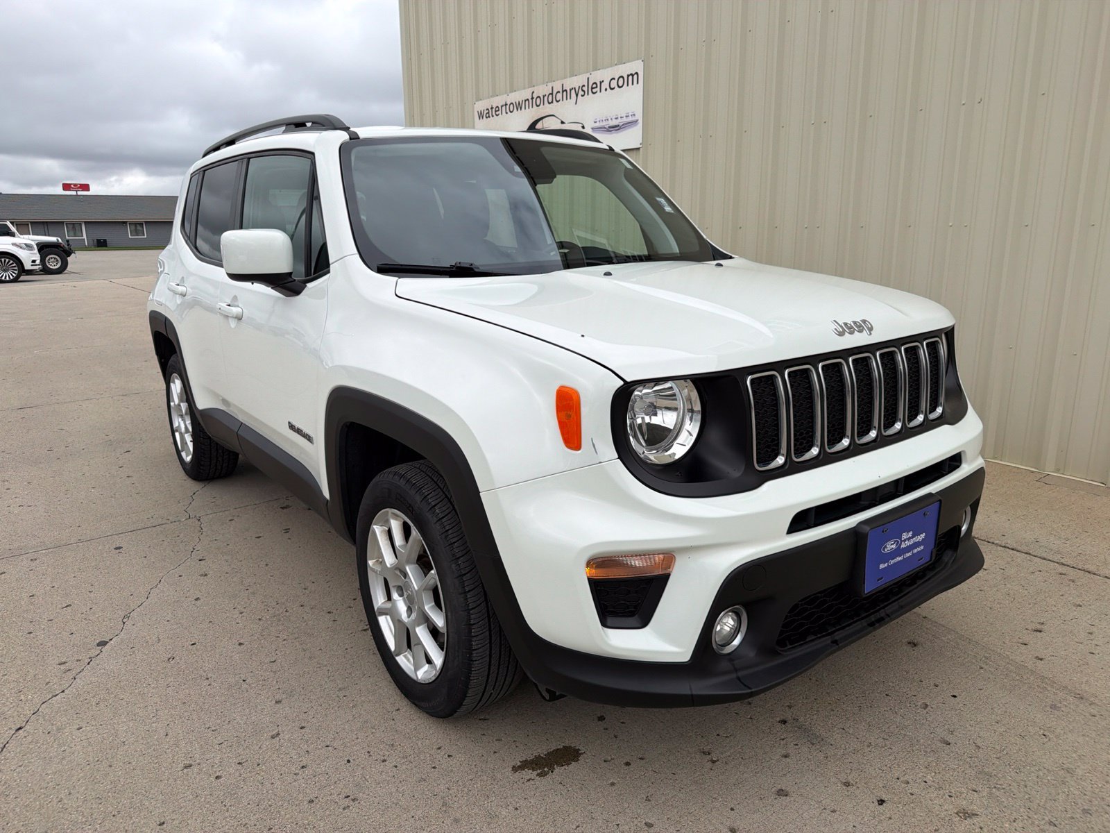 Used 2021 Jeep Renegade Latitude AWD/4WD image 2