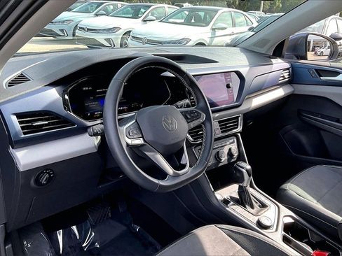 Certified 2022 Volkswagen Taos SE w/ Panoramic Sunroof Package image 14