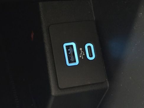 Used 2022 Ford Edge Titanium w/ Equipment Group 301A image 31