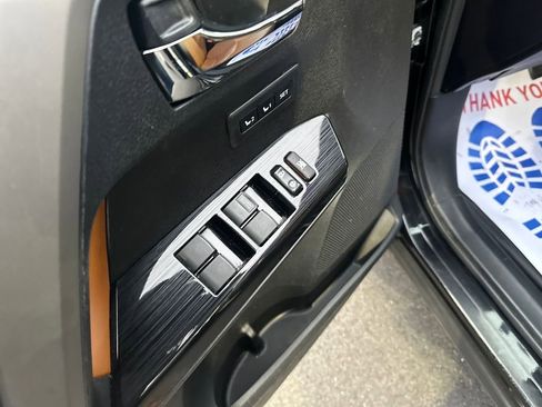 Used 2017 Toyota RAV4 Limited image 15