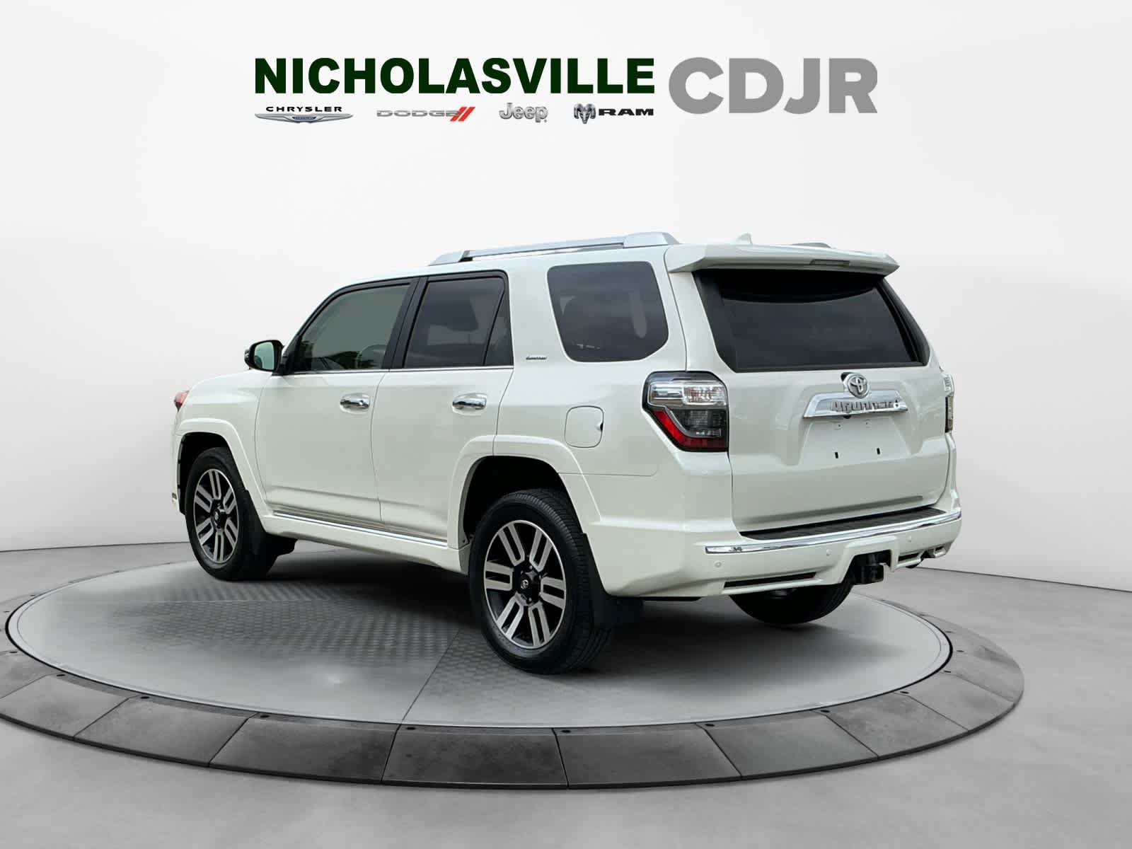 Used 2022 Toyota 4Runner Limited AWD/4WD image 3