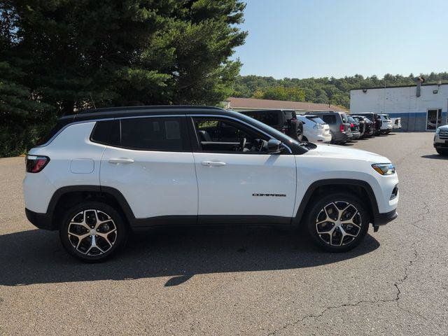 Certified 2024 Jeep Compass Limited w/ Sun and Sound Group AWD/4WD image 4