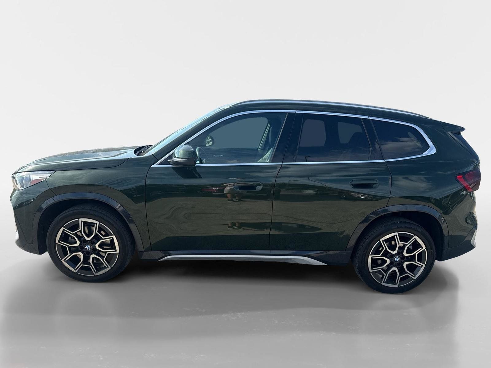 Used 2025 BMW X1 xDrive28i w/ Convenience Package AWD/4WD image 2