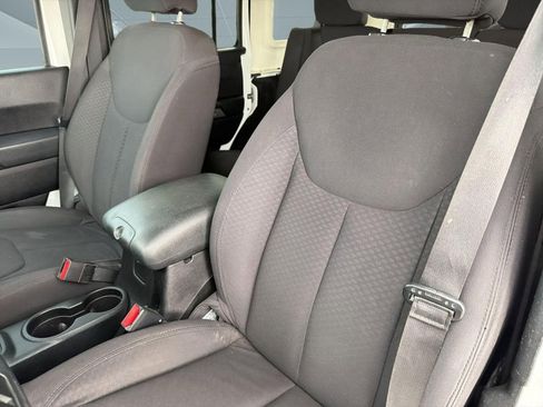 Used 2013 Jeep Wrangler Unlimited Sport image 20