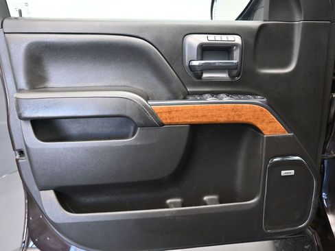 Used 2019 Chevrolet Silverado 2500 High Country image 9