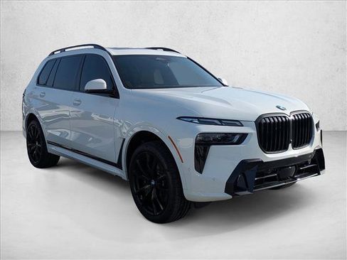 Used 2026 BMW X7 xDrive40i w/ M Sport Package image 7