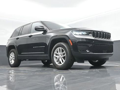 Used 2024 Jeep Grand Cherokee Laredo X image 39