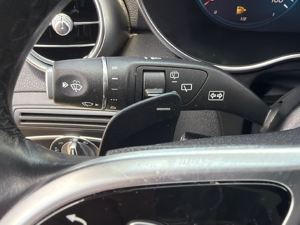 Used 2022 Mercedes-Benz GLC 300 4MATIC w/ Premium Package Lite image 28