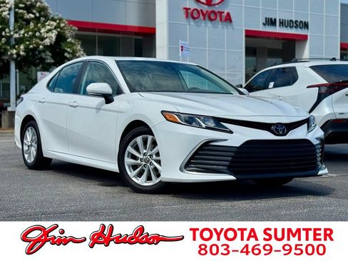 Used 2024 Toyota Camry LE w/ Convenience Package FWD image 1