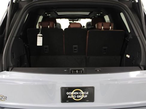 New 2025 Lincoln Navigator Reserve image 17