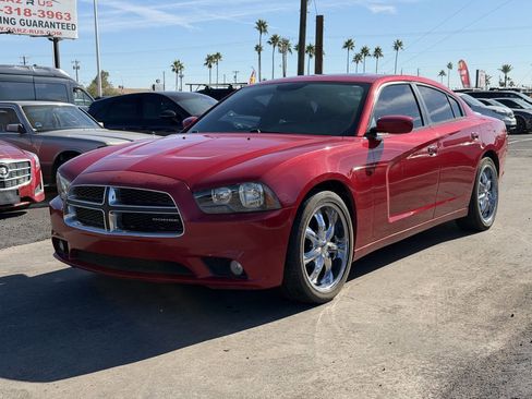 Used 2012 Dodge Charger SXT image 2