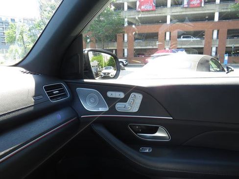 Used 2022 Mercedes-Benz GLS 450 4MATIC image 17