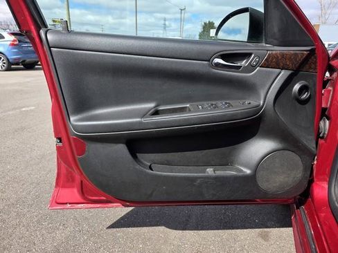 Used 2014 Chevrolet Impala LT w/ LT Sunroof Package image 9